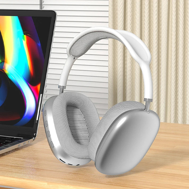 Over-ear Bluetooth headphones, with rich sound quality, no noticeable delay, comfortable and pleasant to the ear